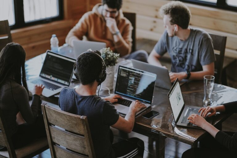 When Startups Need Tech E&O Before Enterprise Customer Contracts