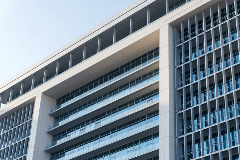 California commercial building exterior for earthquake insurance planning